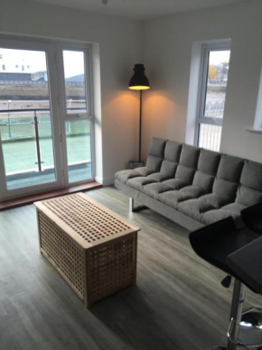  Kingdom Luxury Apartments  Ньюпорт
